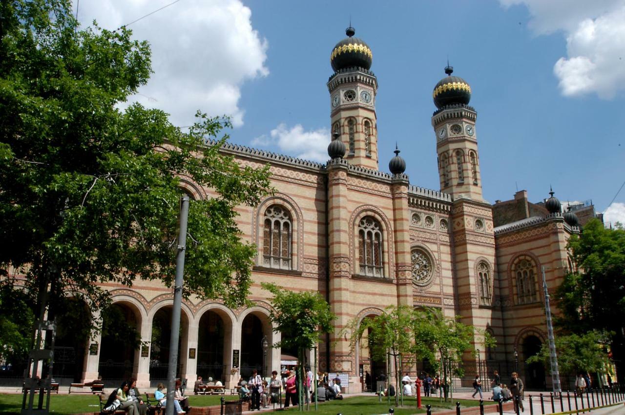 Little Americas Museum Apartments Будапеща Екстериор снимка